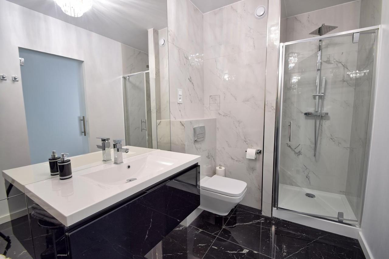 Crystal Apartament 80M Od Plazy, Przy Latarni Morskiej كولوبرزيغ المظهر الخارجي الصورة